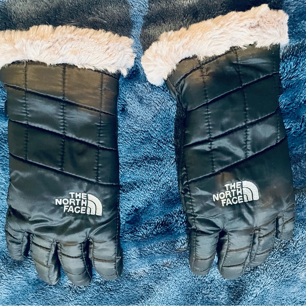 Girls North Face Mossbud Gloves